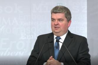 Czibere Károly, az Emberi Erőforrások Minisztériuma (Emmi) szociális ügyekért és társadalmi felzárkózásért felelős államtitkára