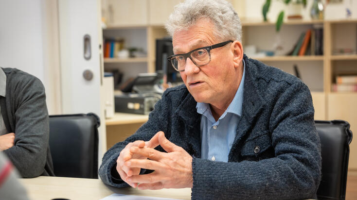 Prof. Dr. Pávics László