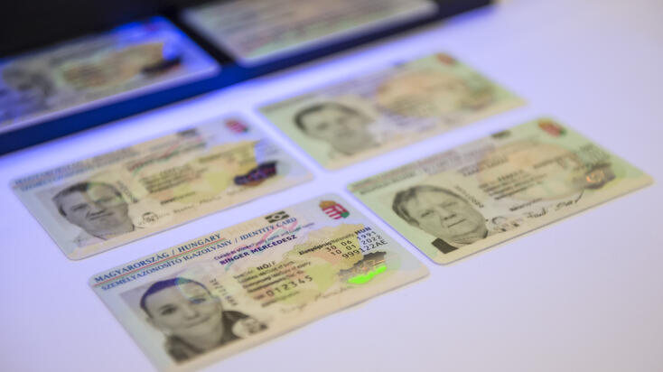 16 biztonsági elemmel védik az új okmányt