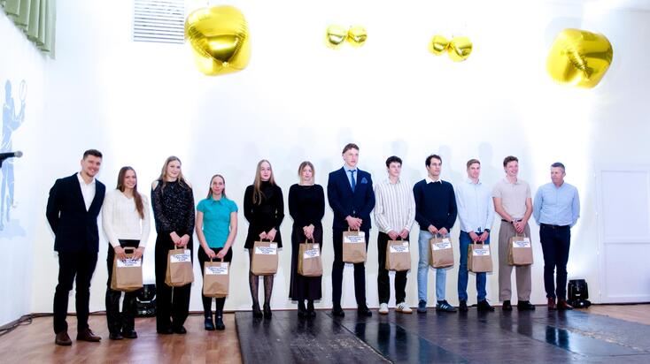 A legkisebbek és a legeredményesebbek csoportja az ajándékozást követően. (Fotó: Kelemen Tamás)